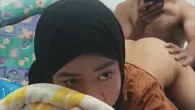 Permalink to Talent UnKnow Hijab hitam di doggy sambil di rekam